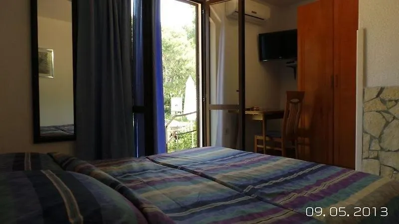 Room In Rovinj With Terrace, Air Conditioning, W-Lan 81-6 Guest house